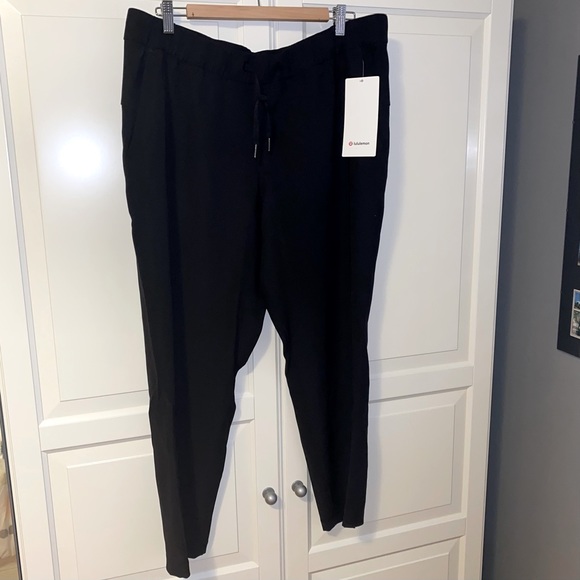 Lululemon On the Fly Pant Woven
